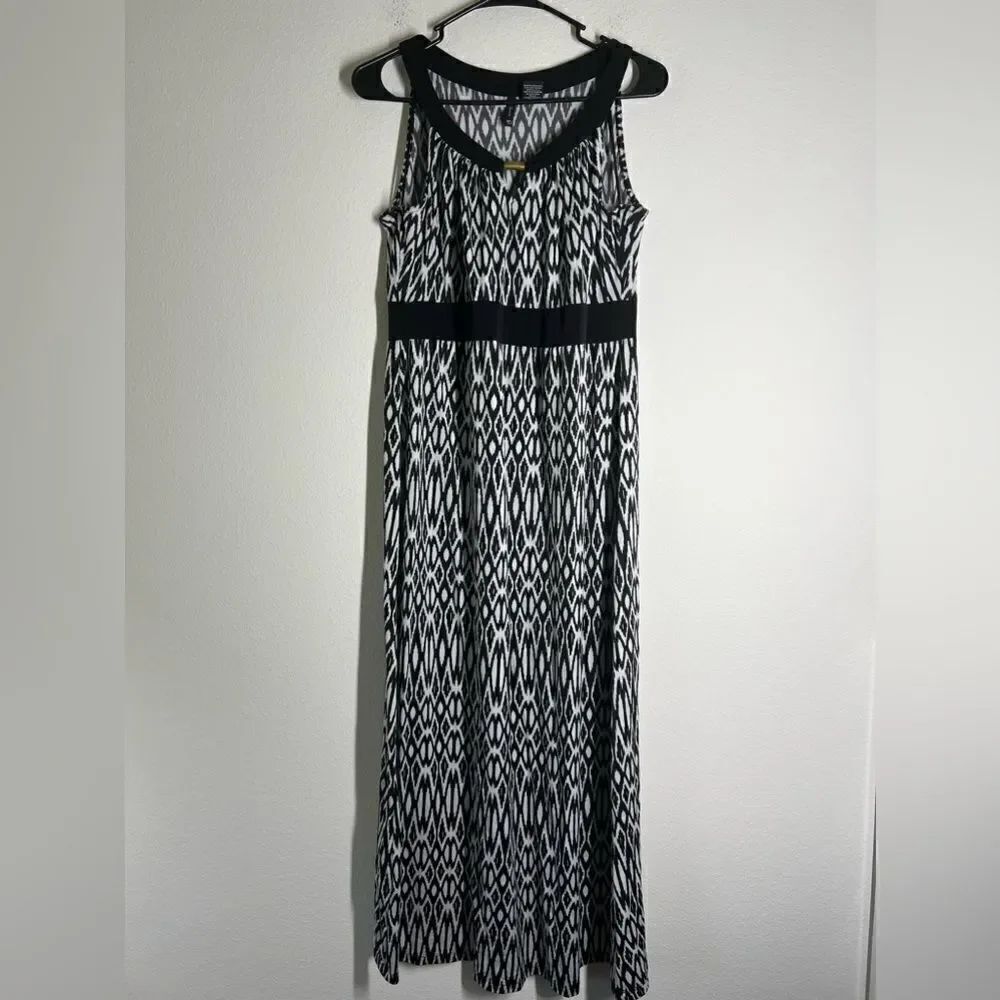 New Directions Dress Sz M Petite Black White Women Maxi Sleeveless Sheath Halter